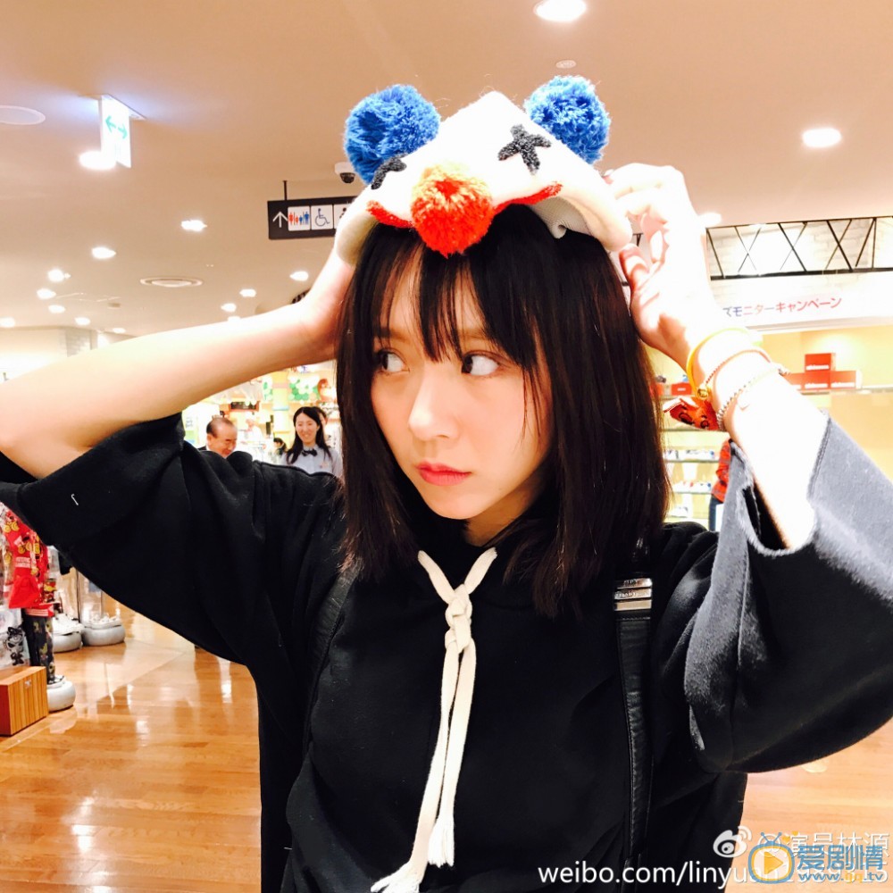 剃刀边缘九儿扮演者林源写真生活照欣赏