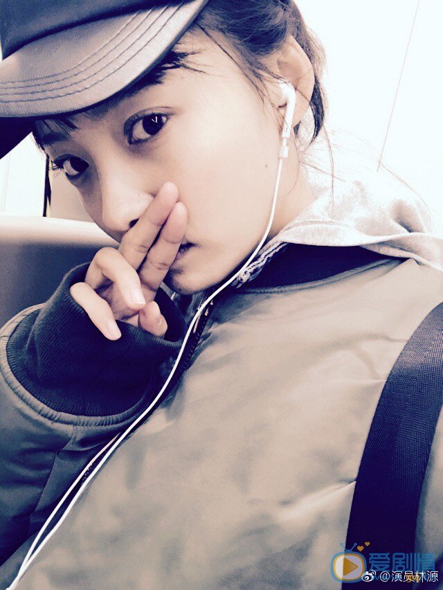 剃刀边缘九儿扮演者林源写真生活照欣赏