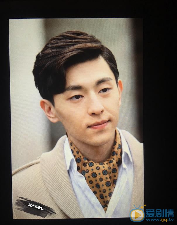 海棠经雨胭脂透剧照