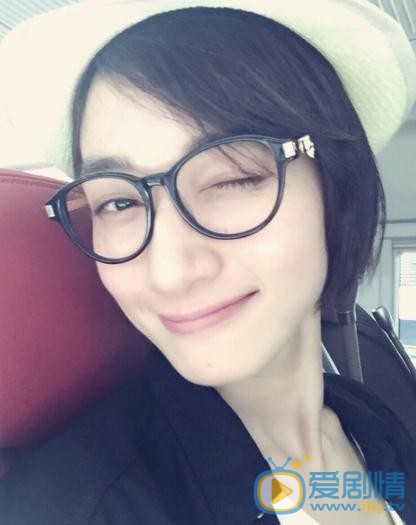 进击吧闪电白无双是谁扮演的？白无双扮演者冯文娟个人资料、写着及生活照欣赏