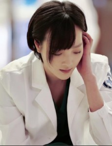 外科风云将播 何杜娟变身“呆萌小迷妹”挑战医生角色