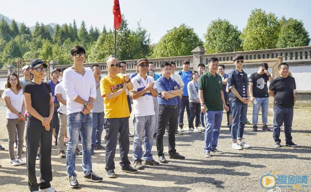 英雄烈开机发布会