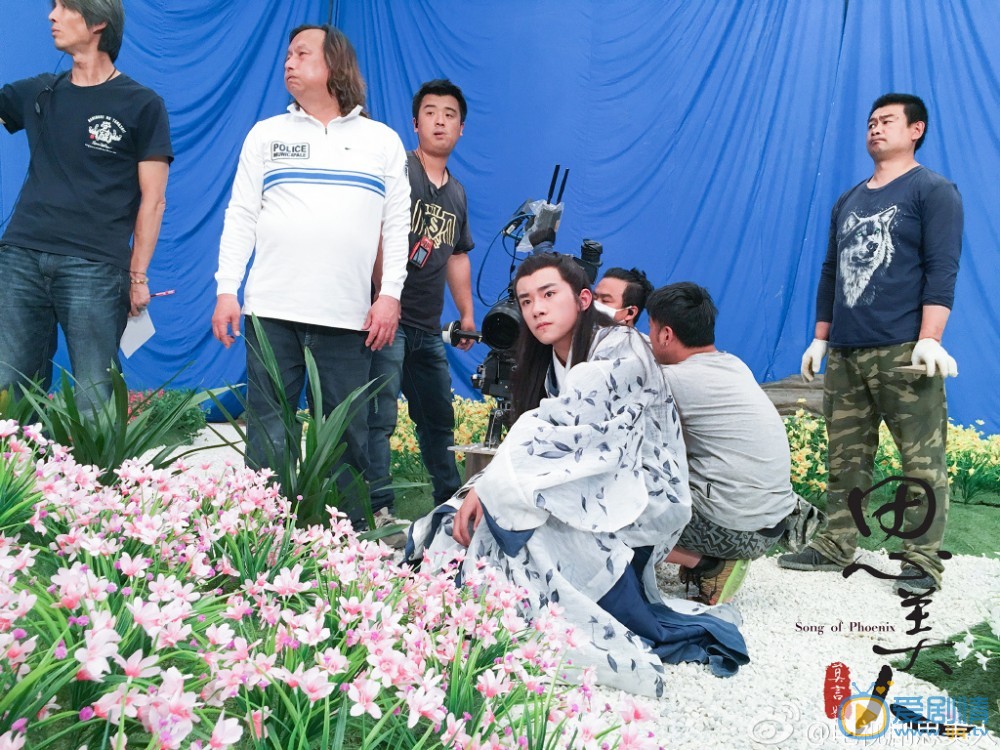 思美人将播 小屈原易烊千玺幕后拍摄花絮照曝光