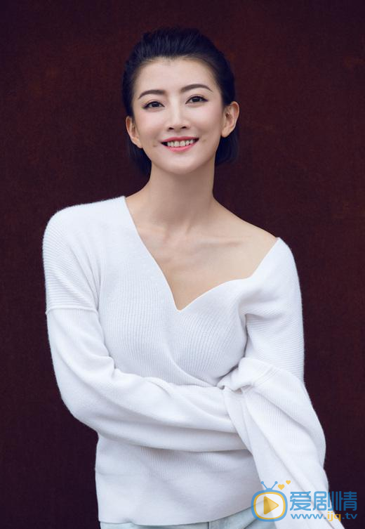 繁星四月小菲是谁演的？小菲扮演者卫莱个人资料生活写真照欣赏