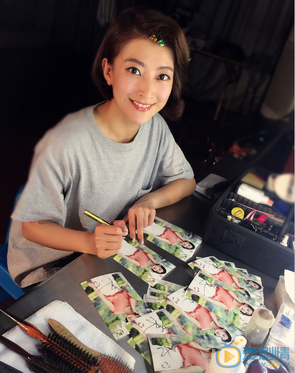 繁星四月小菲是谁演的？小菲扮演者卫莱个人资料生活写真照欣赏