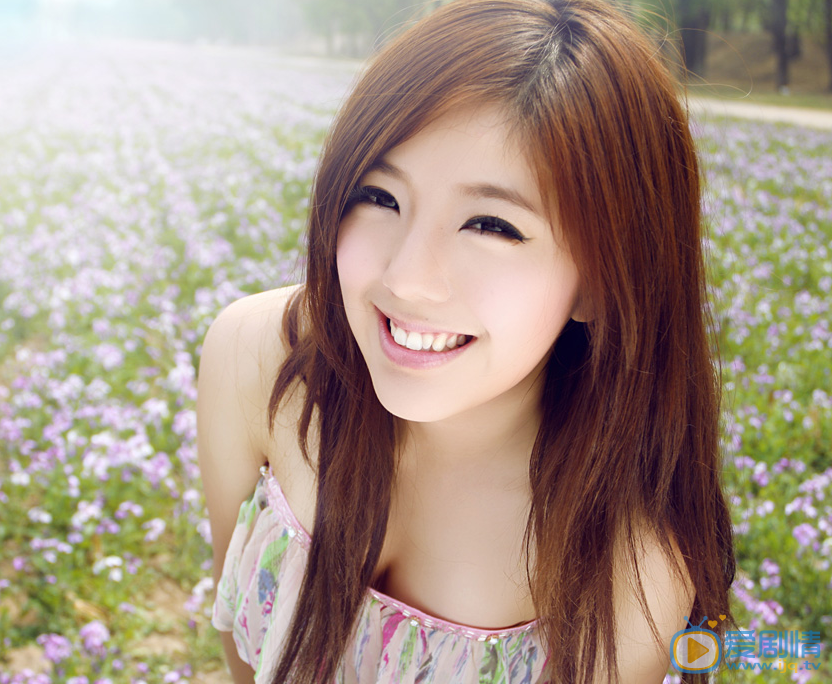 繁星四月李宝英是谁演的？李宝英扮演者赵奕欢个人资料生活私照欣赏