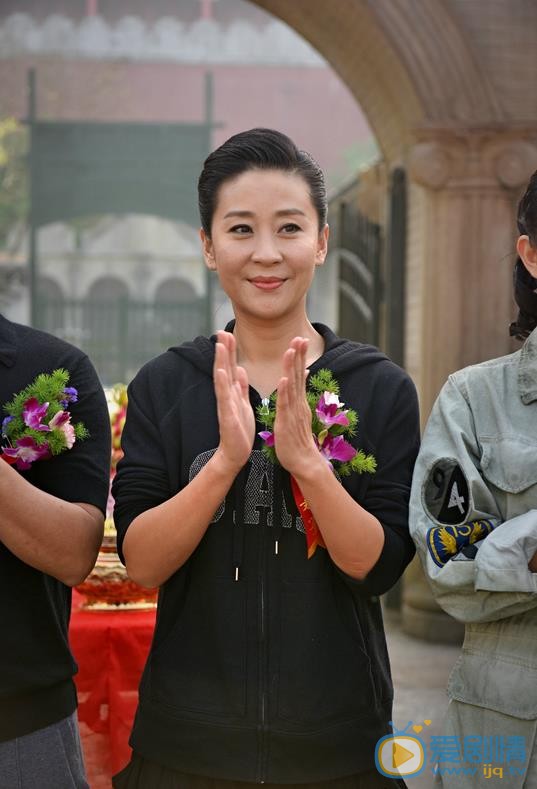 桃花依旧笑春风片场照