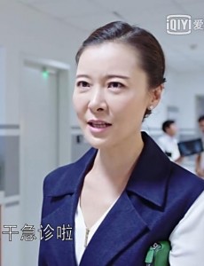外科风云师姐郑燕华是谁扮演的？郑燕华来任何医院干什么？郑燕华的遭遇是什么？