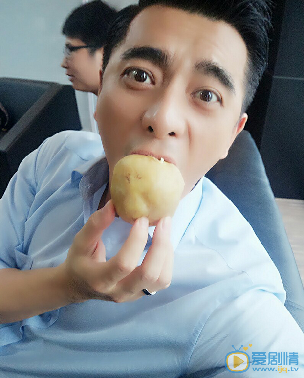 欢乐颂2陈家康是谁扮演的？陈家康扮演者陈龙个人资料及生活照欣赏