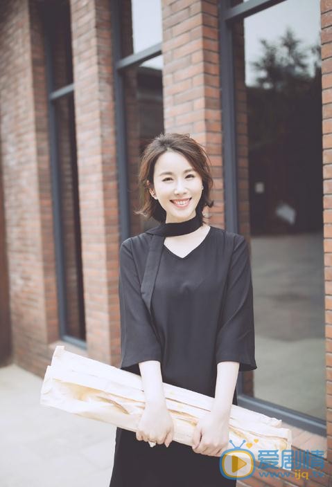 醉玲珑靳妃是谁扮演的？靳妃扮演者李呈媛个人资料、写真及生活照欣赏