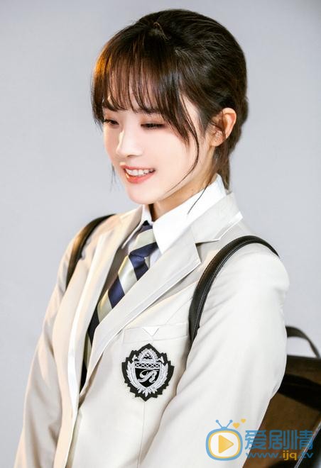 我才不会被女孩子欺负呢海报