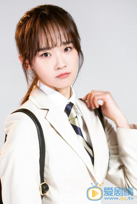 我才不会被女孩子欺负呢海报