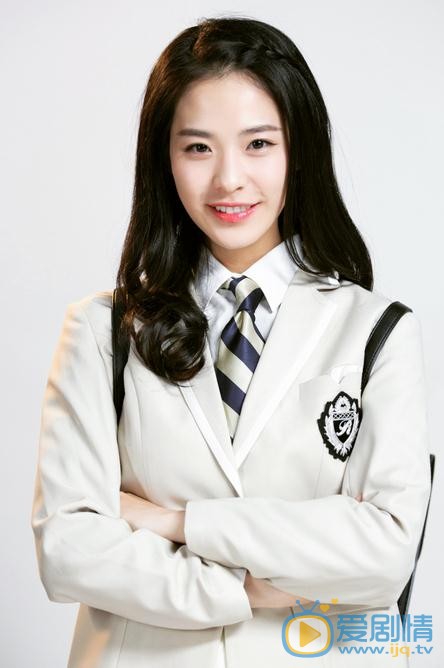 我才不会被女孩子欺负呢海报