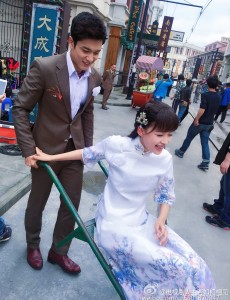 人生若如初相见幕后花絮照曝光 韩东君、孙怡片场搞怪妙变逗逼