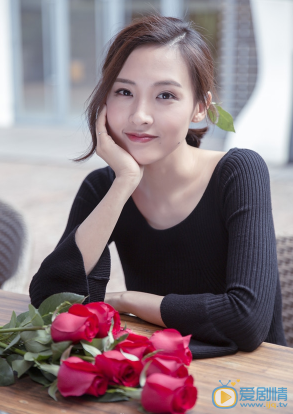  我的前半生薇薇安是谁演的？薇薇安扮演者郑罗茜个人资料及写真生活照欣赏