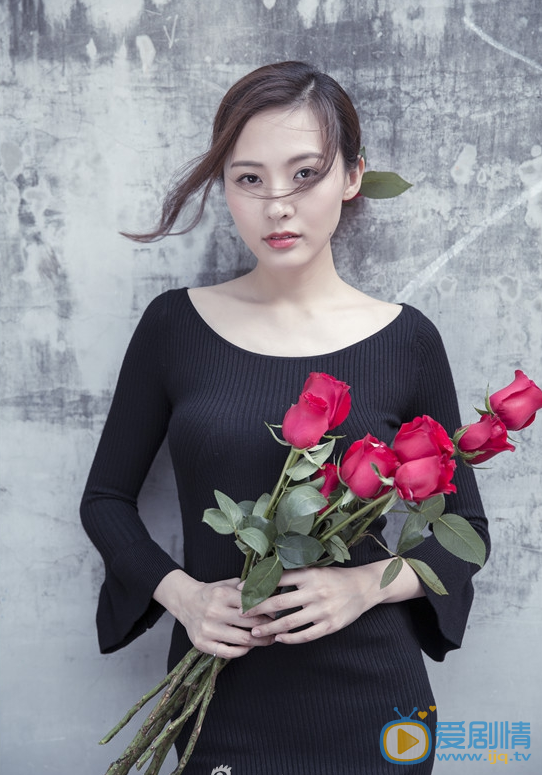  我的前半生薇薇安是谁演的？薇薇安扮演者郑罗茜个人资料及写真生活照欣赏