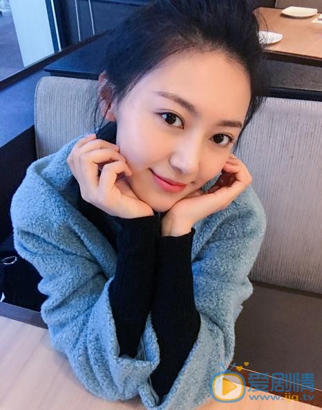 醉玲珑朵霞是谁演的？醉玲珑朵霞扮演者黄梦莹个人资料、写真及生活照