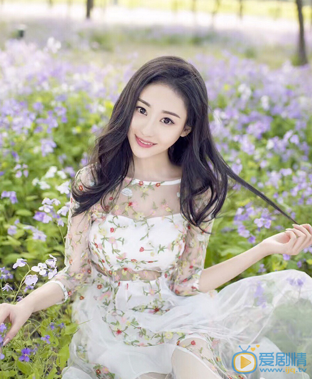  我的前半生桑卓董是谁演的？桑卓董扮演者关雪盈个人资料及写真生活照欣赏