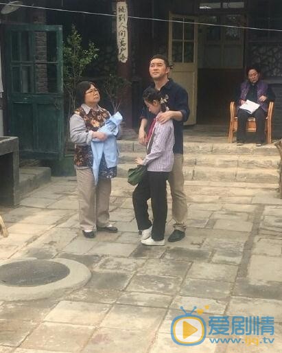 平凡岁月片场照