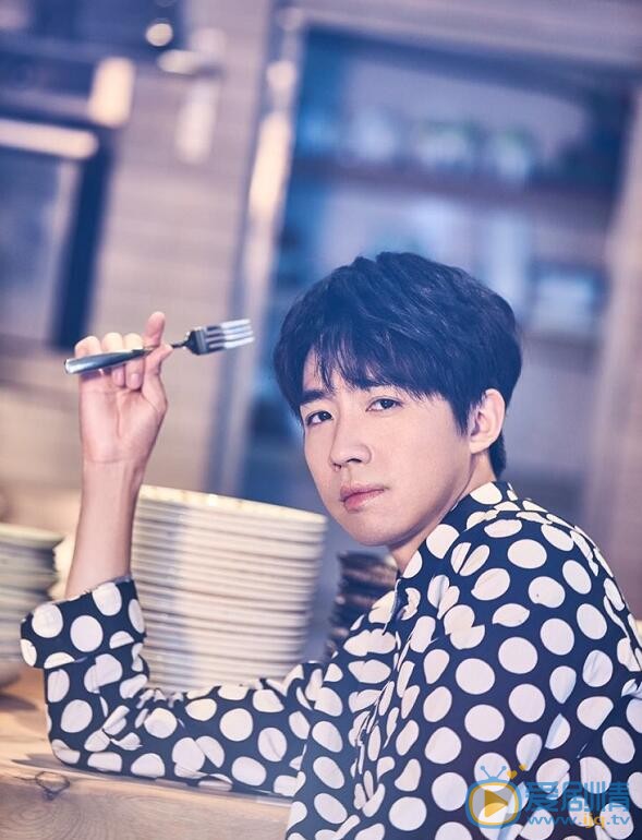那年花开月正圆杜明礼是谁演的？杜明礼扮演者俞灏明个人资料及写真生活照欣赏