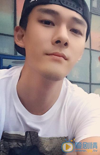 美味奇缘赵寒是谁演的？美味奇缘赵寒扮演者张雨剑个人资料、写真及生活照欣赏