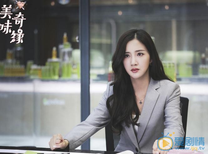 美味奇缘叶以澜的是谁的女儿？叶以澜的真正身份是什么？