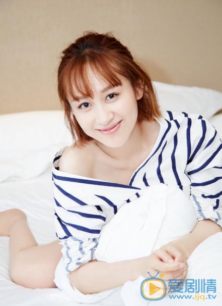 那些年我们正年轻向晴是谁演的？向晴扮演者练束梅个人资料、写真及生活照欣赏