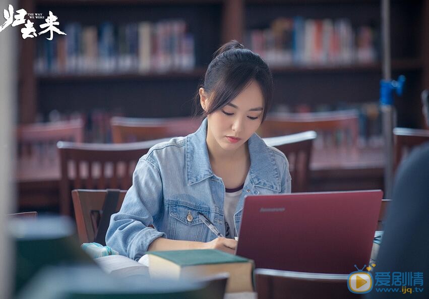 归去来曝光全新萧清剧照 唐嫣被赞最美女学霸