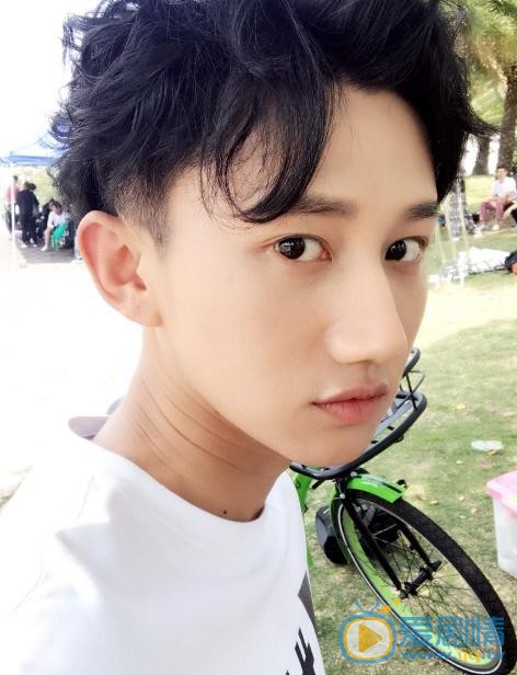 凡人的品格展昭是谁演的？凡人的品格展昭扮演者梁振伦个人资料、写真及生活照欣赏