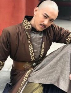 独步天下布占泰是谁演的？布占泰扮演者晏紫东个人资料及生活写真照欣赏