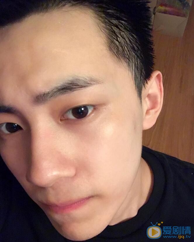  独步天下布占泰是谁演的？布占泰扮演者晏紫东个人资料及生活写真照欣赏