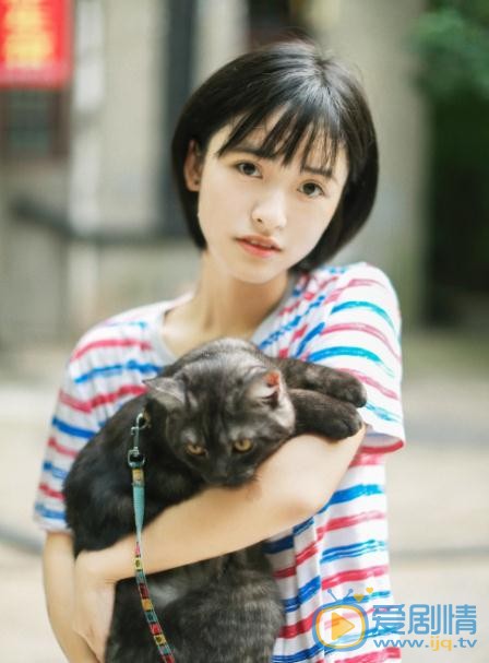 致我们单纯的小美好陈小希是谁演的？陈小希扮演者沈月个人资料、写真及生活照欣赏