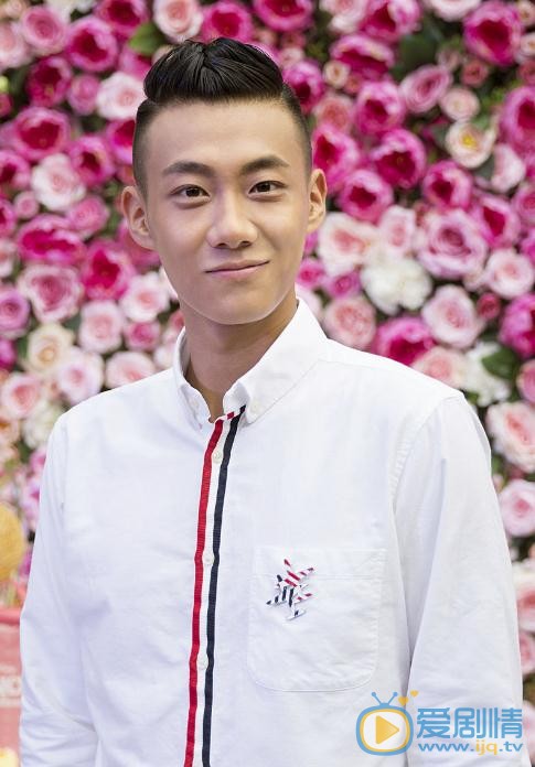 致我们单纯的小美好吴柏松是谁演的？吴柏松扮演者高至霆个人资料、写真及生活照欣赏
