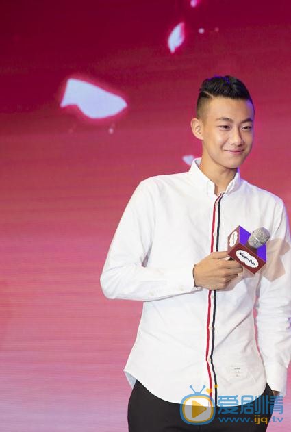 致我们单纯的小美好吴柏松是谁演的？吴柏松扮演者高至霆个人资料、写真及生活照欣赏