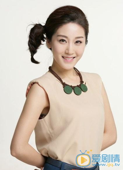 茧镇奇缘三太太菊仙是谁演的？茧镇奇缘三太太菊仙扮演者周美毅个人资料、写真及生活照欣赏