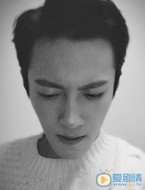 致我们单纯的小美好李束是谁演的？李束扮演者张何昊臻个人资料、写真及生活照欣赏