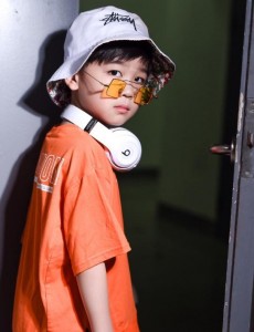 红蔷薇和平是说扮演的？红蔷薇和平扮演者韩昊霖个人资料、写真及生活照欣赏