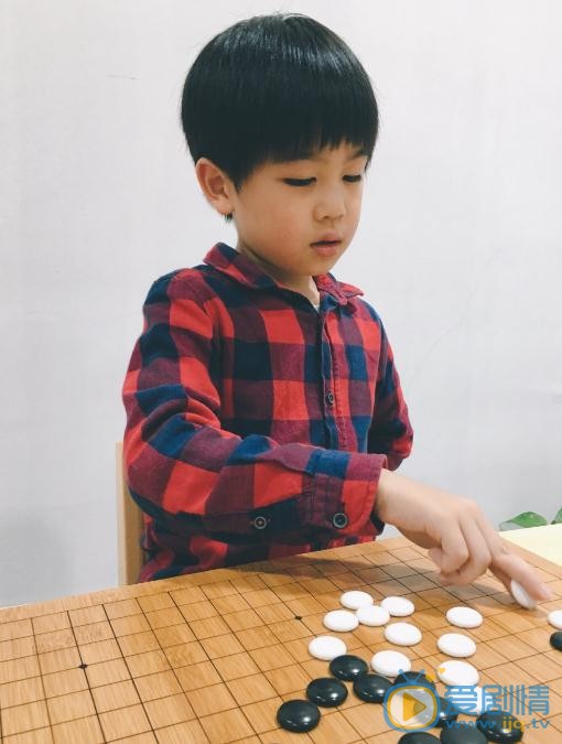 红蔷薇和平是说扮演的？红蔷薇和平扮演者韩昊霖个人资料、写真及生活照欣赏