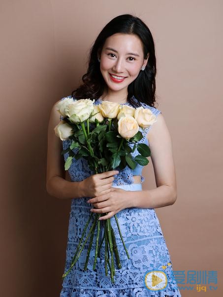井凌潇花儿写真 井凌潇高清写真_井凌潇高清剧照