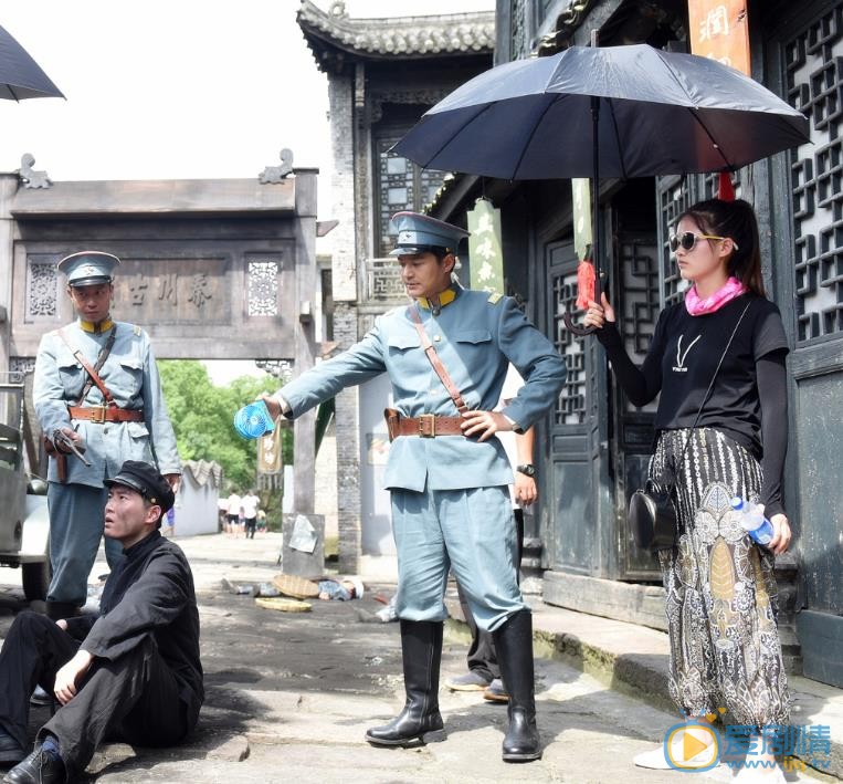 桃花依旧笑春风片场照