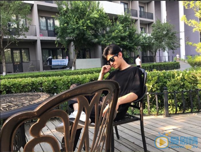 恋爱先生小程皓少年程皓是谁扮演的？小程皓少年程皓扮演者战宇个人资料、写真及生活照欣赏