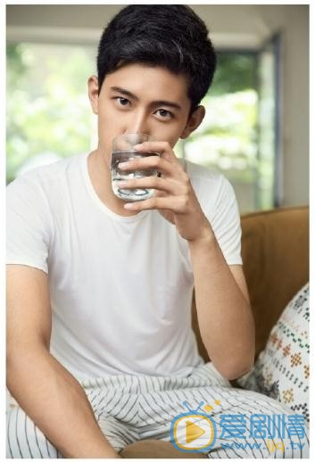 恋爱先生小程皓少年程皓是谁扮演的？小程皓少年程皓扮演者战宇个人资料、写真及生活照欣赏