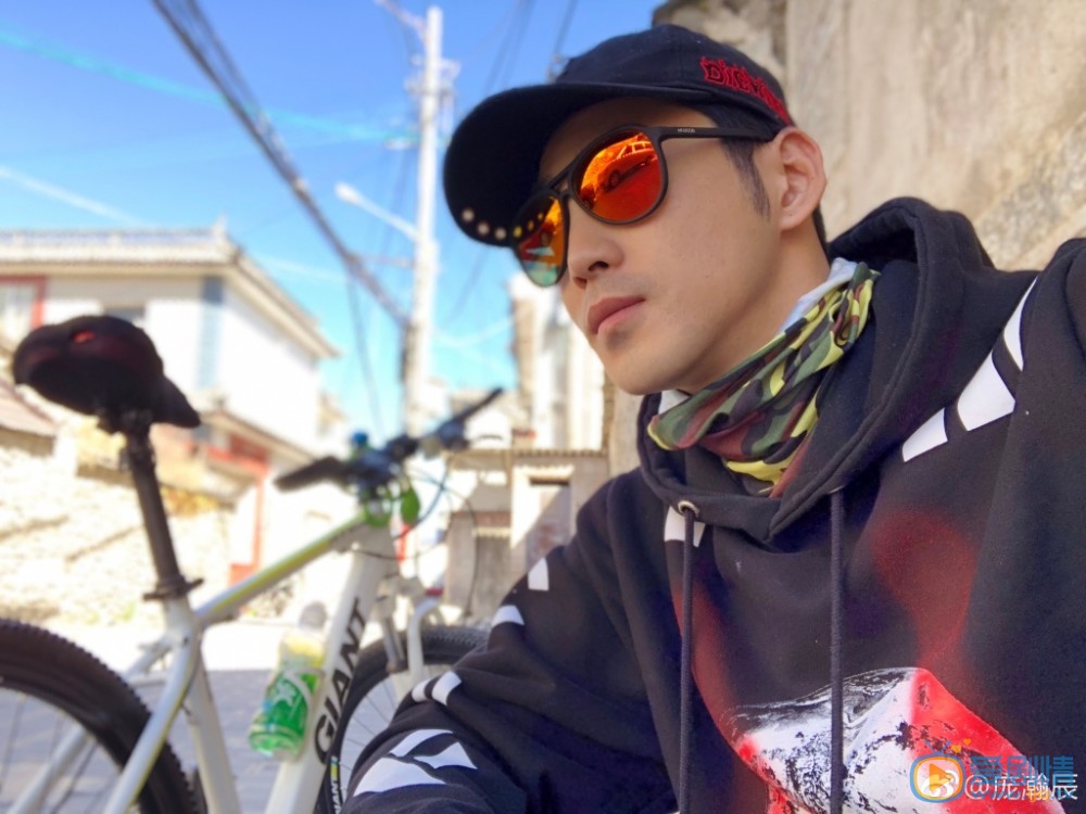 我站在桥上看风景罗智是谁演的？罗智扮演者庞瀚辰个人资料、写真及生活照欣赏