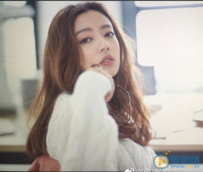 我站在桥上看风景江浴如是谁扮演的？江浴如扮演者何瑞贤个人资料、写真及生活照欣赏