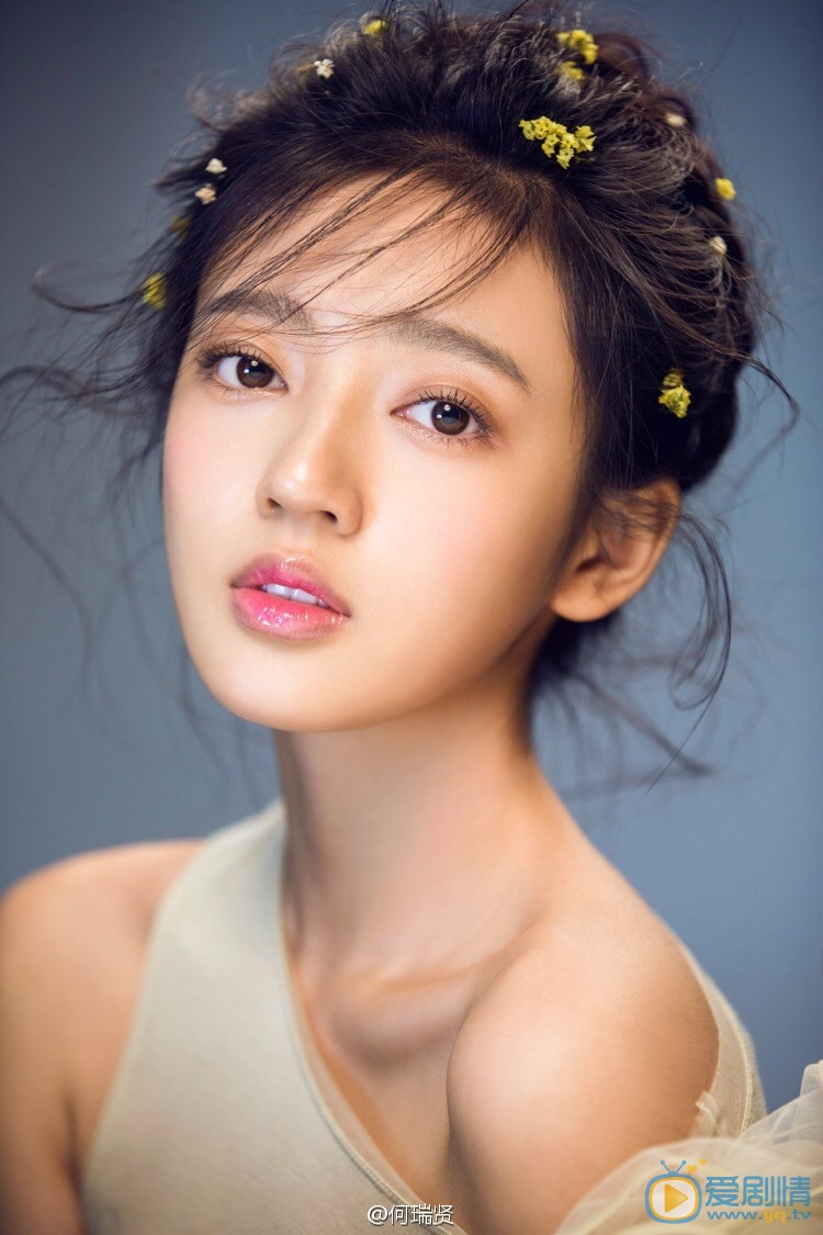 我站在桥上看风景江浴如是谁扮演的？江浴如扮演者何瑞贤个人资料、写真及生活照欣赏