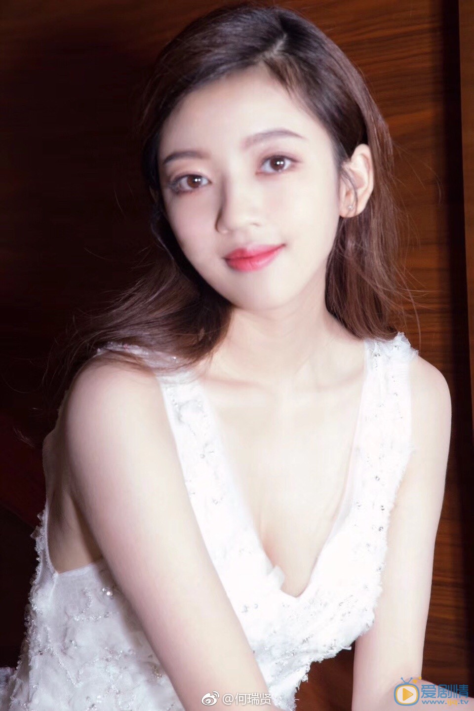我站在桥上看风景江浴如是谁扮演的？江浴如扮演者何瑞贤个人资料、写真及生活照欣赏