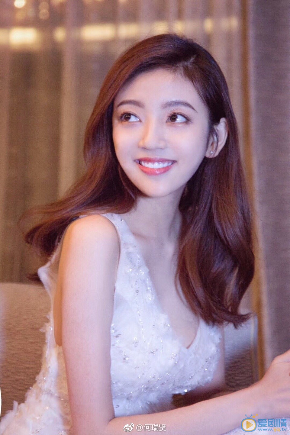我站在桥上看风景江浴如是谁扮演的？江浴如扮演者何瑞贤个人资料、写真及生活照欣赏