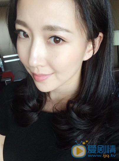 封神杨妃是谁扮演的？杨妃扮演者金丰个人资料、写真及生活照欣赏
