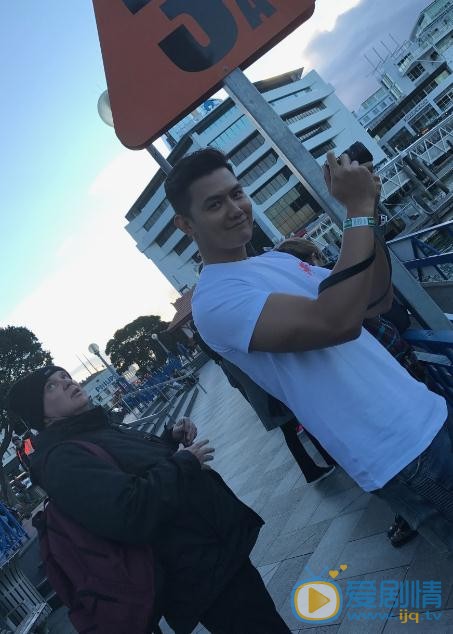 一路繁花相送戴维凡是谁演的？戴维凡扮演者李浩轩个人资料、写真及生活照欣赏