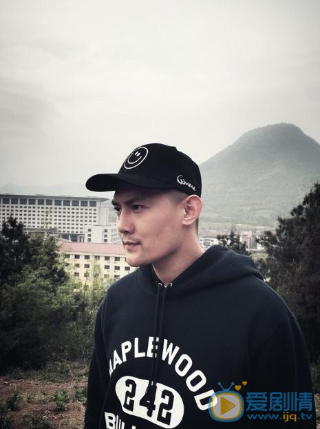 一路繁花相送戴维凡是谁演的？戴维凡扮演者李浩轩个人资料、写真及生活照欣赏